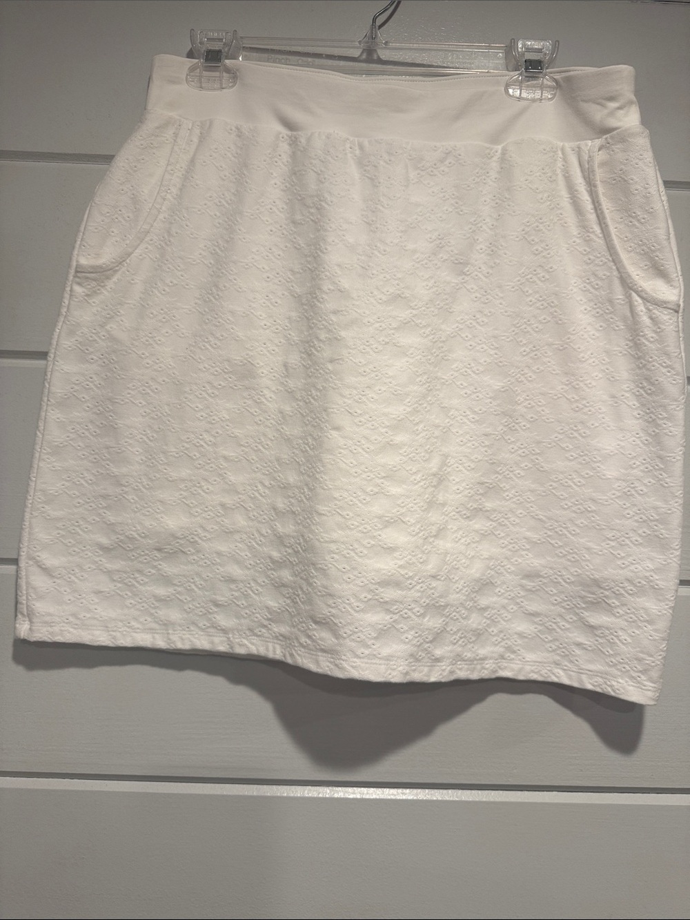 Chico's White Eyelet Mini Skirt. Size -1 (medium)